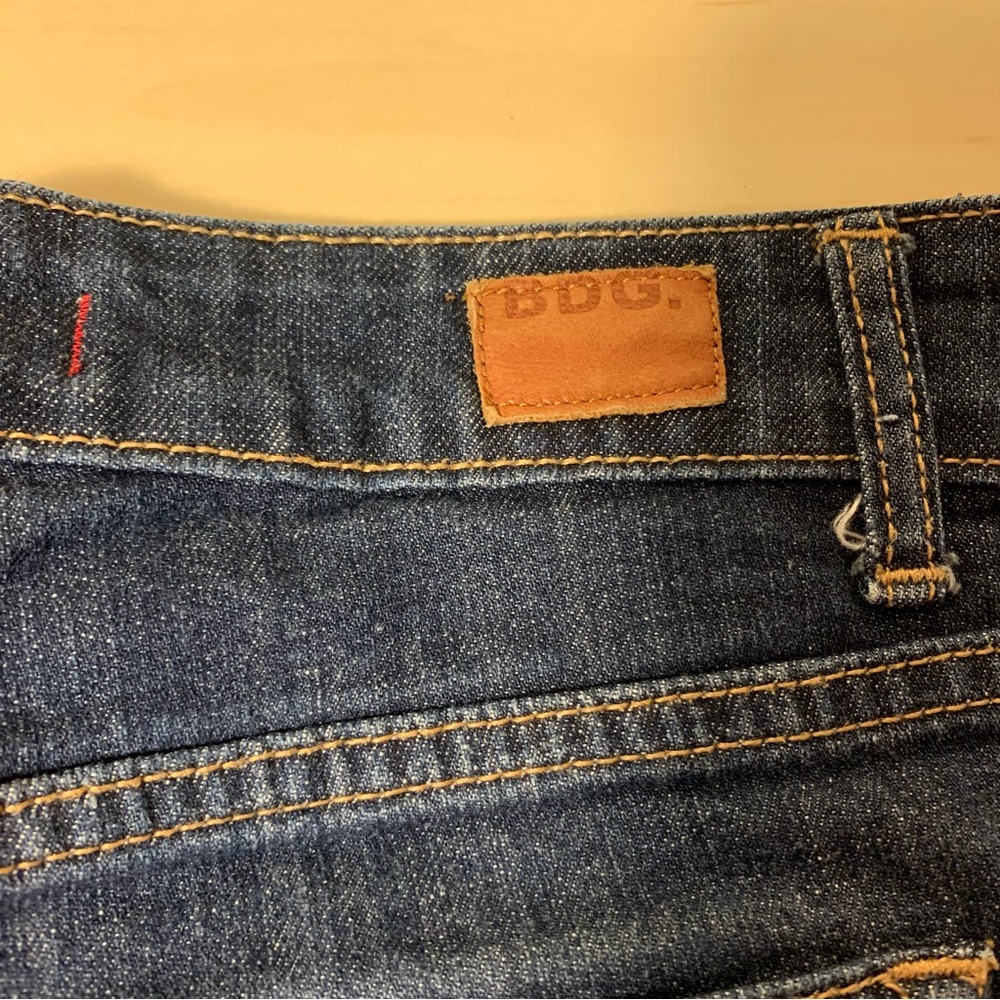BDG mid rise shortie short denim cuffed shorts 26 - Picture 4 of 6